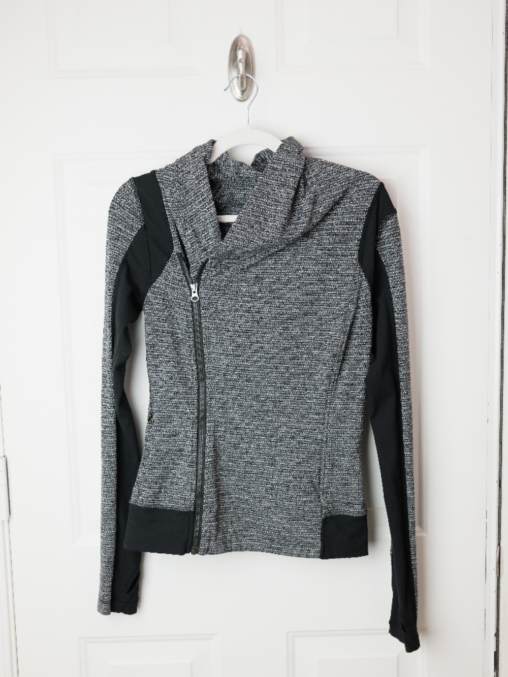 Lululemon Jacket Womens Size 6 Gray Black Full Zip Athletic Jacket